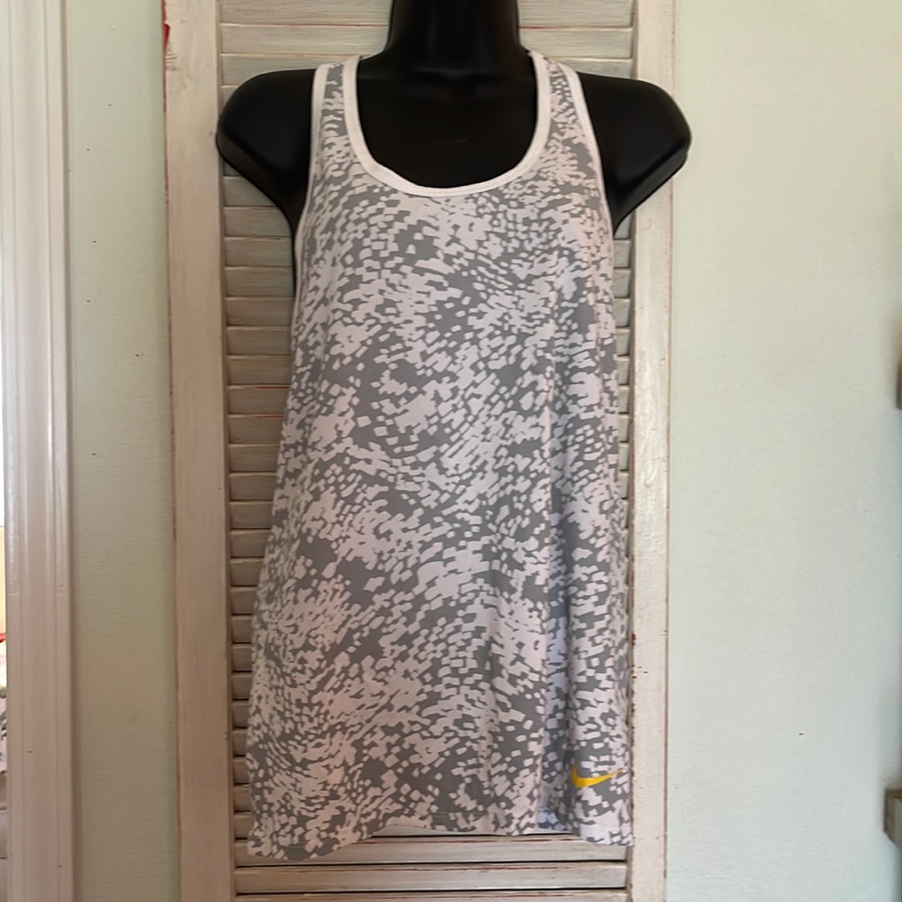 Nike Tee dri-fit size M